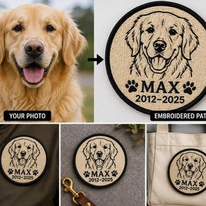 Op de afbeelding: Een ronde geborduurde patch met het portret van een golden retriever, de naam MAX en de jaren 2012-2025 geborduurd in zwart garen. De patch heeft een beige achtergrond en een zwarte rand, getoond op een jas en een canvas tas.