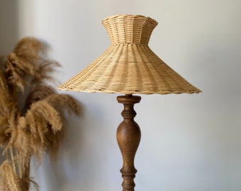 QUEEN Rattan Table Lamp