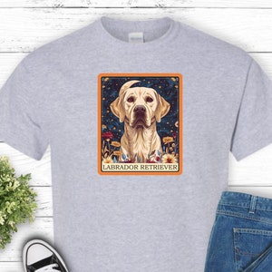 Camiseta con la carta del tarot de Labrador amarillo, para amantes de los perros, con tarot de animales, con cachorro adorable, regalo para labrador retriever, ropa para dueños de mascotas, para amantes de los labradores.