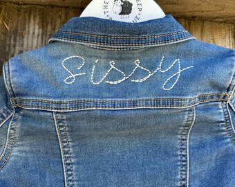 Geborduurd spijkerjack voor kinderen: gepersonaliseerde naam jeansjack