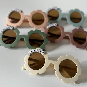 Personalized Daisy Sunglasses: Girls Party Favors, Custom Name
