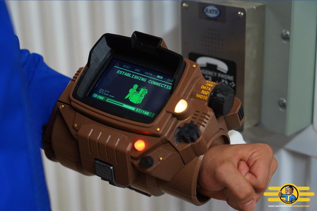 ゲームキャラクター fallout pipboy3000 Edition Fallout Series Pip-Boy Die-Cast Replica – Official Bethesda