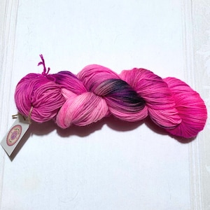 Pink Dreams, Hand Dyed Pink Purple Speckles Sock Yarn, Superwash Merino Wool Knitting Crochet