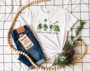 Goose St Patrick's Day Comfort Colors Shirt Silly Irish Goose Four Leaf Clover T-Shirt Cute Lucky Animal Women's Shenanigans Tee for Her