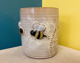 Bizzy Bee Utensil Holder