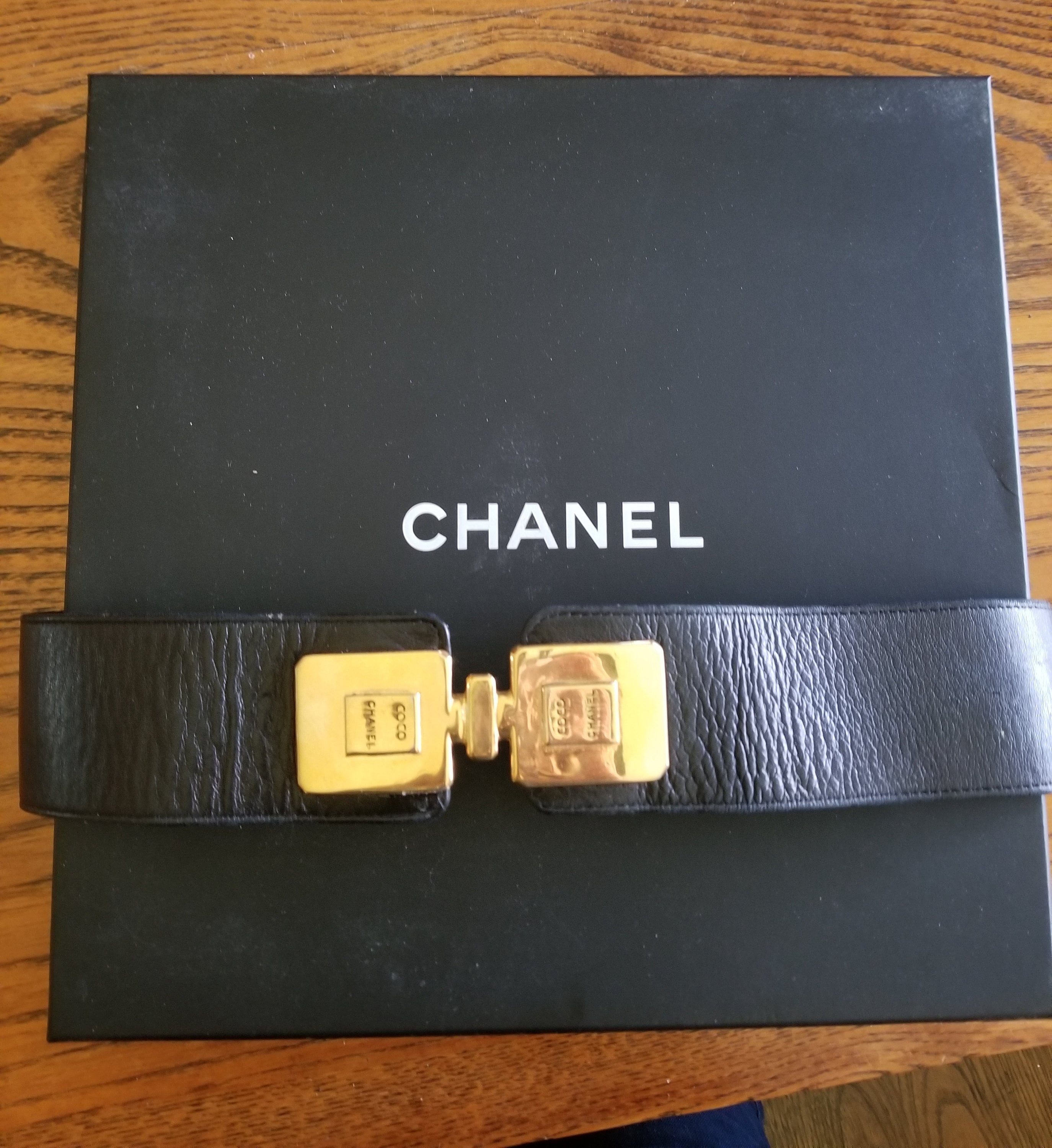 Vintage 1987 Chanel Coco Perfume Bottle Leather Belt Small  display picture 2