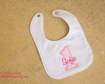 Handmade Birthday bib - Cake smash outfit - White and pink stripes - Personalized Birthday Hat