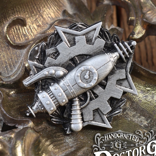 Raygun Badge - Steampunk Ray Gun Brooch - Fine Handcrafted Pewter Accessories by Doctor Gus - RPG LARP Steam Punk Badge