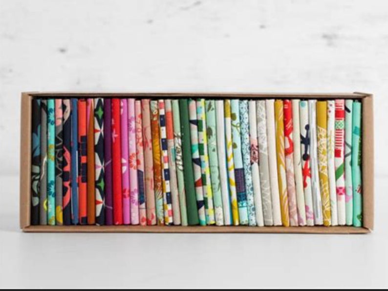 Cotton Factory Cut Steel Assorted Fat Quarters Brand New 40 delightful Fat Quarters in a Collector/'s Box Earlier Release Fabric Lines