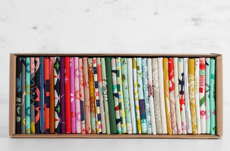 Cotton Factory Cut Steel Assorted Fat Quarters Brand New 40 delightful Fat Quarters in a Collector/'s Box Earlier Release Fabric Lines
