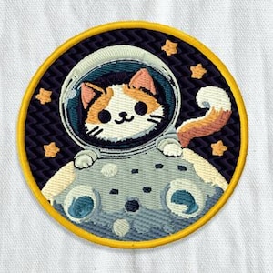 Motif de broderie chat sur la lune