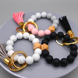 Boho Silicone Bead Wristlet Keychain: Budgeting Accessory