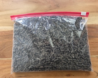Premium plant fertilizer made from 50/50 alpaca and sheep wool. Slow-release fertilizer for plants and flowering. 20g per 1 liter of soil.