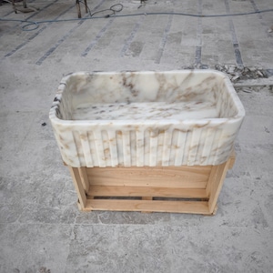 Calacatta Gold Marble Fluted Sink: Wall Mounted Washbasin