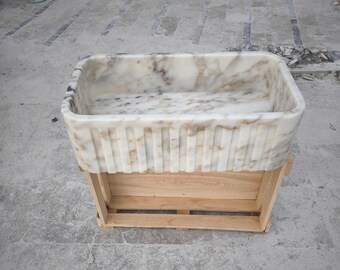 Calacatta Gold Marble Fluted Sink: Wall Mounted Washbasin
