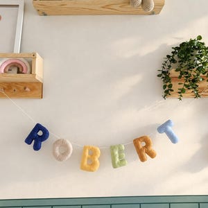 Vilten naamslinger, pastelkleurige babykamerdecoratie, gepersonaliseerde babybanner, vilten letters, gepersonaliseerde vilten slinger