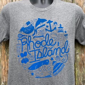 -shirt Icônes du Rhode Island | graphique à symboles d'État | Carte et monument du Rhode Island | Cadeau pour les habitants du Rhode Island