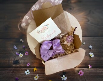 Lavender Lovers Bridesmaid Proposal Box with purple Dried Bouquet and Satin Hair Scrunchie Will you be my bridesmaid gift proposal box