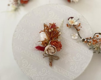 Terracotta boho boutonniere Groom's Orange Flower Lapel Pin with Rose - Dapper Boutonnière for Wedding Elegant Floral Groom Boutonniere