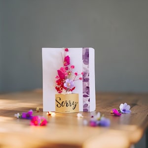Biglietto di scuse "Mi dispiace" in rosa acceso con fiori secchi e messaggi personalizzati Biglietto di fiori secchi Bouquet di fiori secchi,