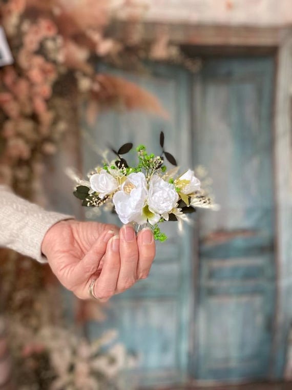 Elegant White and Greenery Bridal Hair Comb Romantic Wedding  display picture 3