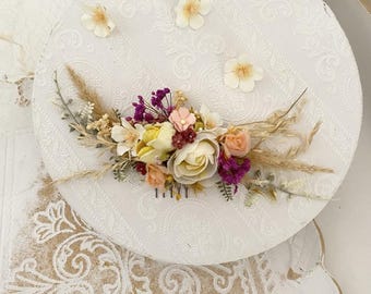 Flower comb, bridal comb, romantic floral decoration, hair comb, rose comb, meadow flowers, dried flower decoration, wildflowers, boho wedding accessories