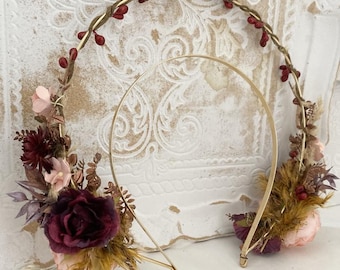 Bridal Flower Garland Delicate Hair Crown for a Fairy tale Wedding Hairpiece Romantic Bride Headband for Garden Weddings