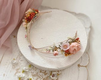 Fairy-inspired Halo Headpiece for a Dreamy Wedding Look Floral Bridal Hair Accessory Colorful Floral Halo Headpiece Bridal Hair Wreath