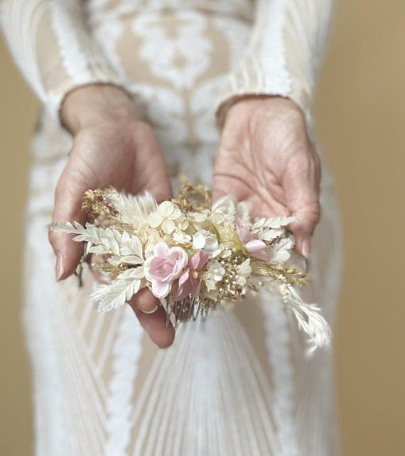 Delicate Flower hair comb Elegant White and Greenery Bridal Hair Comb Romantic Wedding  main image 4