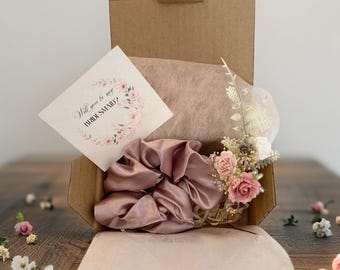 Pink Bridesmaid Gift Box with Vintage Paper Bouquet, Satin Scrunchie & Customizable 'Will You Be My Bridesmaid?' Card gift proposal box