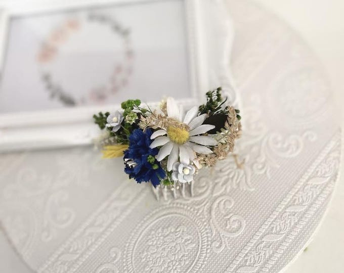 Bridesmaid Gift Set with Comb Flower Design Bridal Clip Special Present Boho Style Wedding Piece Cornflower White Garden Clip Ceremony Set