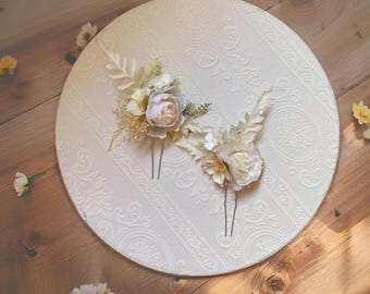Vintage Romantic Floral Hair Pins with Preserved Flowers and White Roses for Weddings Weddings Hair Pins Floral Bridal Accessories