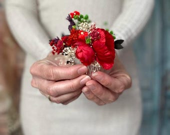 Red hair comb Wedding Flowers hair accessory wedding Floral comb Red Roses Floral hair comb Bridesmaid Gift Bridal red roses comb for her