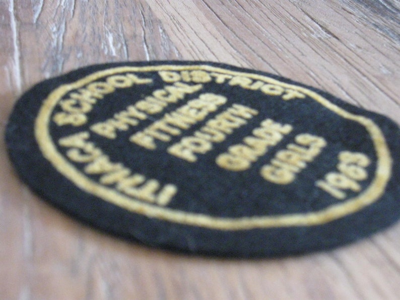 1963 Ithaca School District Physical Fitness Fourth Grade Girls Sweater Jacket Patch