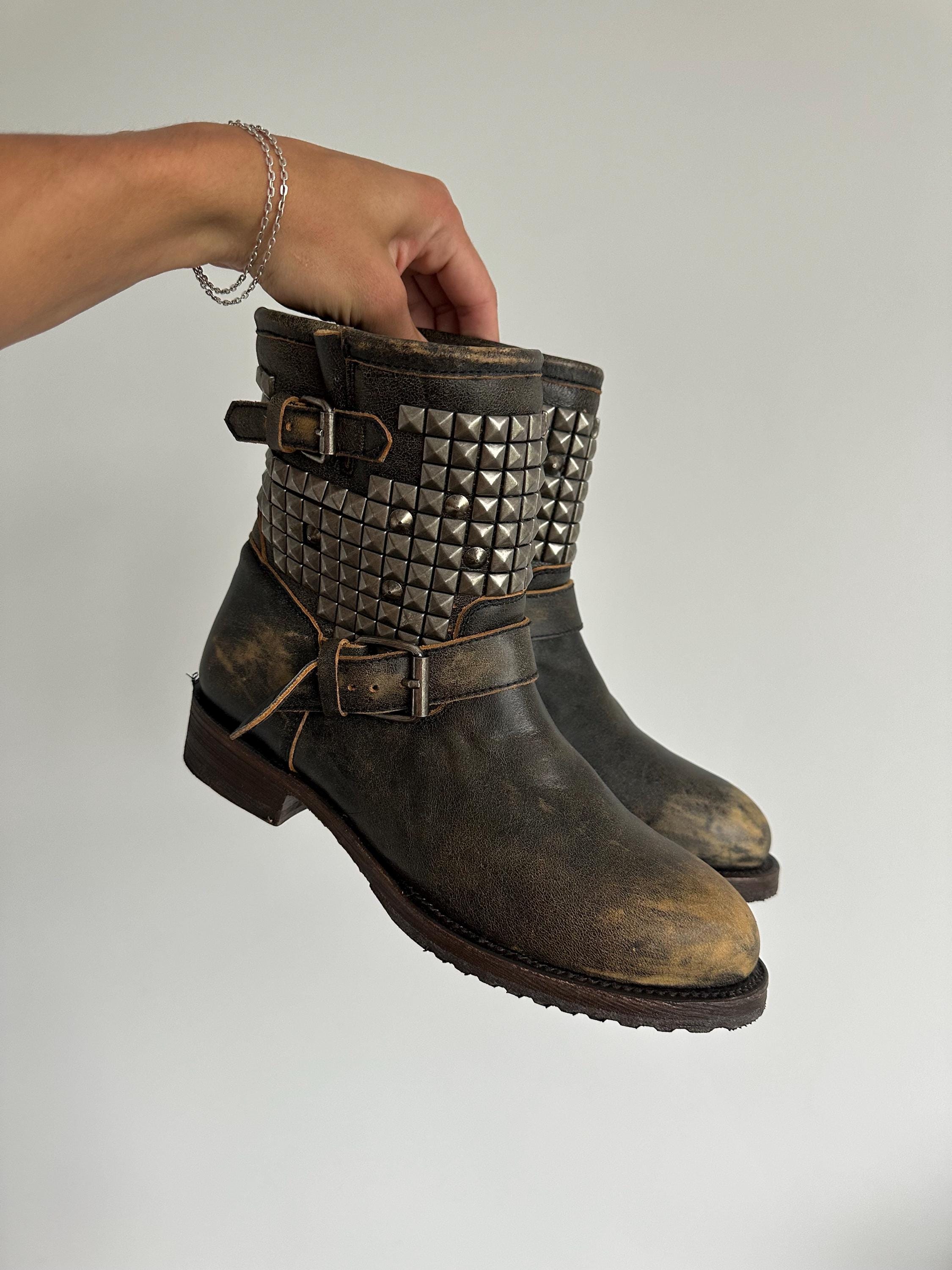 Saint Laurent Paris Studded Leather Ankle Boots Men’s EU 41 / US 8 Saint Laurent Paris Black Leather Boots Chelsea Rock Boots 8 main image 2