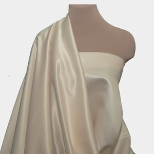 Tkanina satynowa Duchess 60" Kość słoniowa 1114 ... ślubna, formalna, konkurs piękności, garnitury, wystrój domu...ślub...rękodzieło (obniżka)