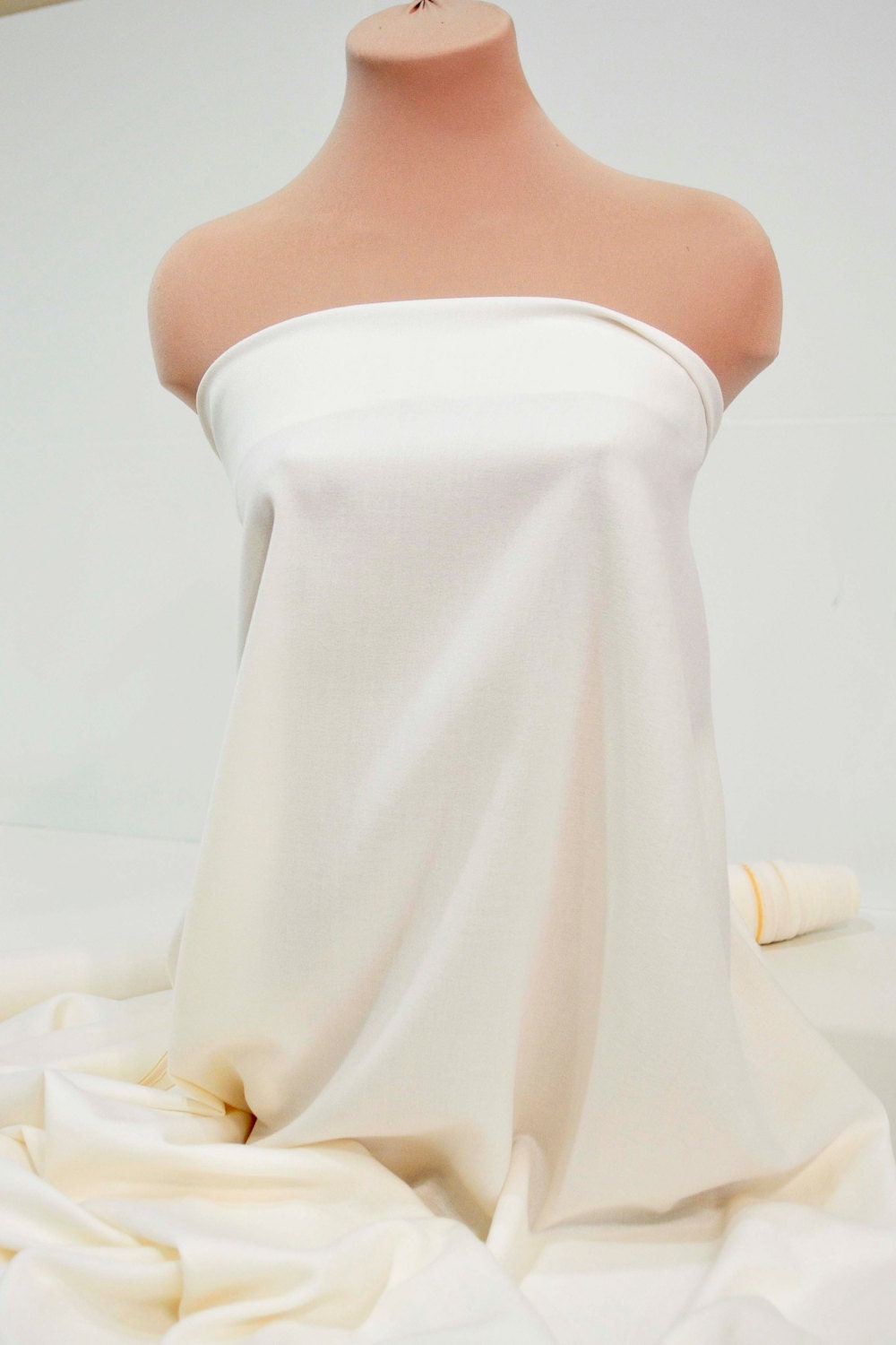 Wool Crepe Fabric Winter White 100 