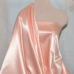 Tkanina satynowa 60" Jolie Peach 100% poliester... ślubna, formalna, konkurs piękności, garnitury, wystrój domu...ślub...rękodzieło