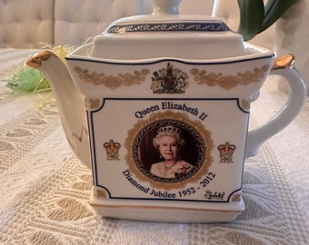 Royal Collection Queen Elizabeth Diamond Jubilee teapot