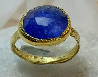 Tanzanite Solitaire Ring, 6.8 Carat Tanzanite and 18 kt Solid Gold Statement Ring, Tanzanite jewelry