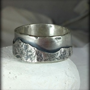 Mountain range ring, Sterling Silver Rustic Men&#39;s ring , Man&#39;s Wedding Band , Mountain wedding, Outdoors&#39;s man custom mountain ring