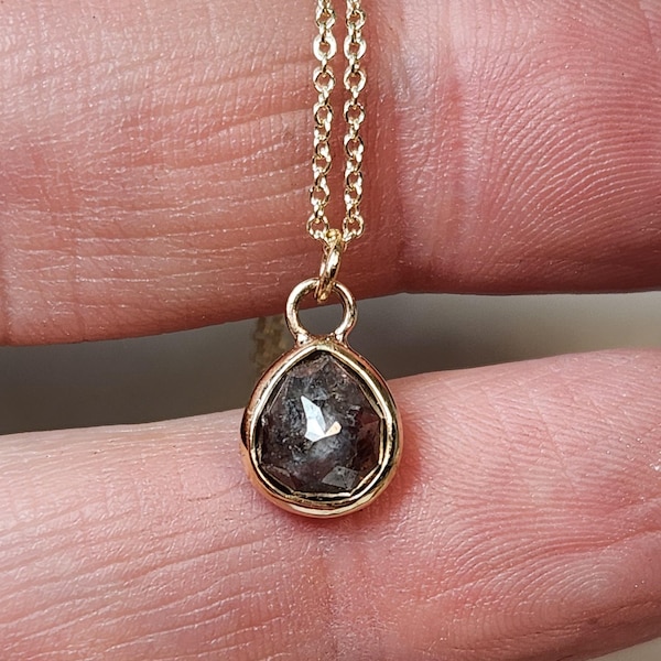 Colgante de diamante de talla rosa gris