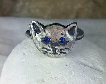 Cat Ring, silver and sapphire Kitty Ring,rustic gemstone kitty ring, birthstone ring, crazy cat lady ring, Blue sapphire ring,animal jewelry