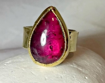 Pink Tourmaline Ring, Solitaire Ring, Solid 18 kt gold and 12 carat tourmaline Statement ring, large gemstone, Pink tourmaline cocktail ring