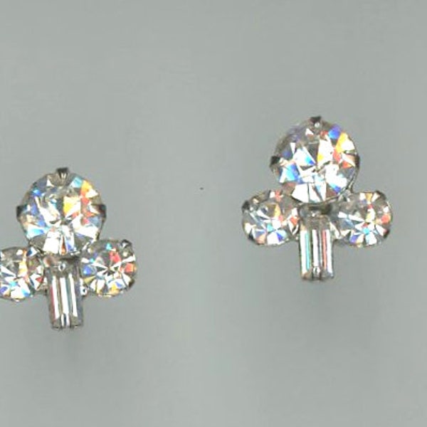 vintage pair rhinestone stud earrings clover shamrock post 40s bling