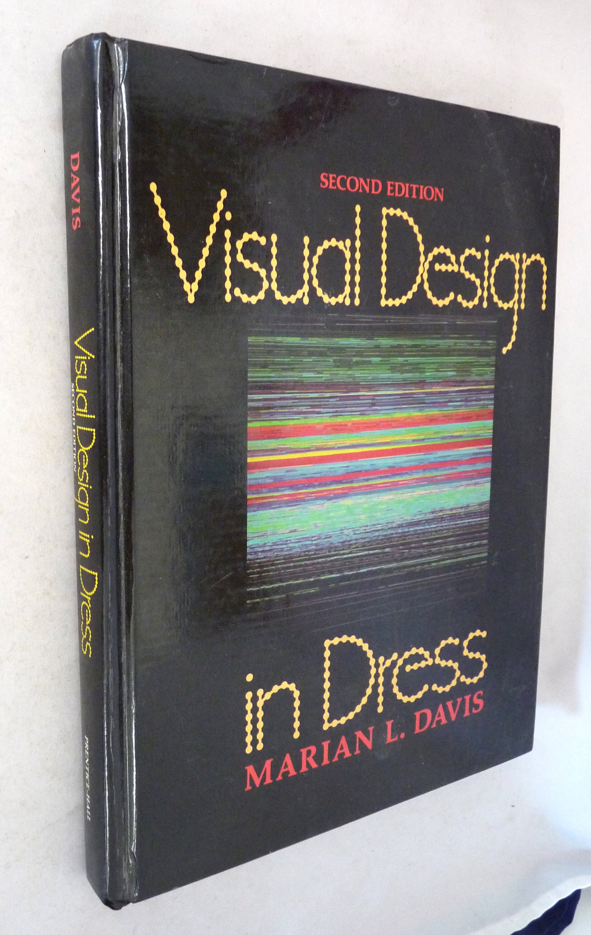 visual design in dress Visual Design in Dress, 3rd Edition: Davis, Marian L.: 9780131121294: Amazon.com: Books