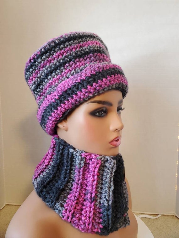Crocheted Hat and Scarf Set: Pink, Black & Gray Newsboy Hat  display picture 2