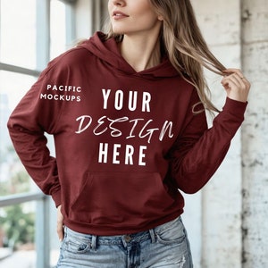 Gildan 18500 kastanjebruine hoodie mockup kleding mock up G185 hooded sweatshirt mockup trui model voor mockups rode hoodie sjabloon