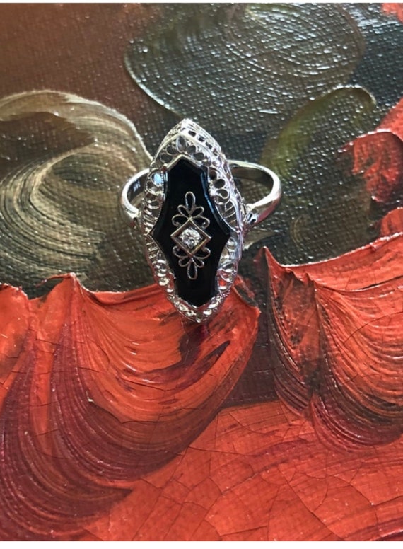 Art deco onyx and gold ring.