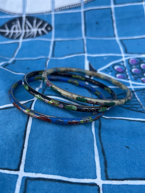 Set of 3 cloisonné bracelets.